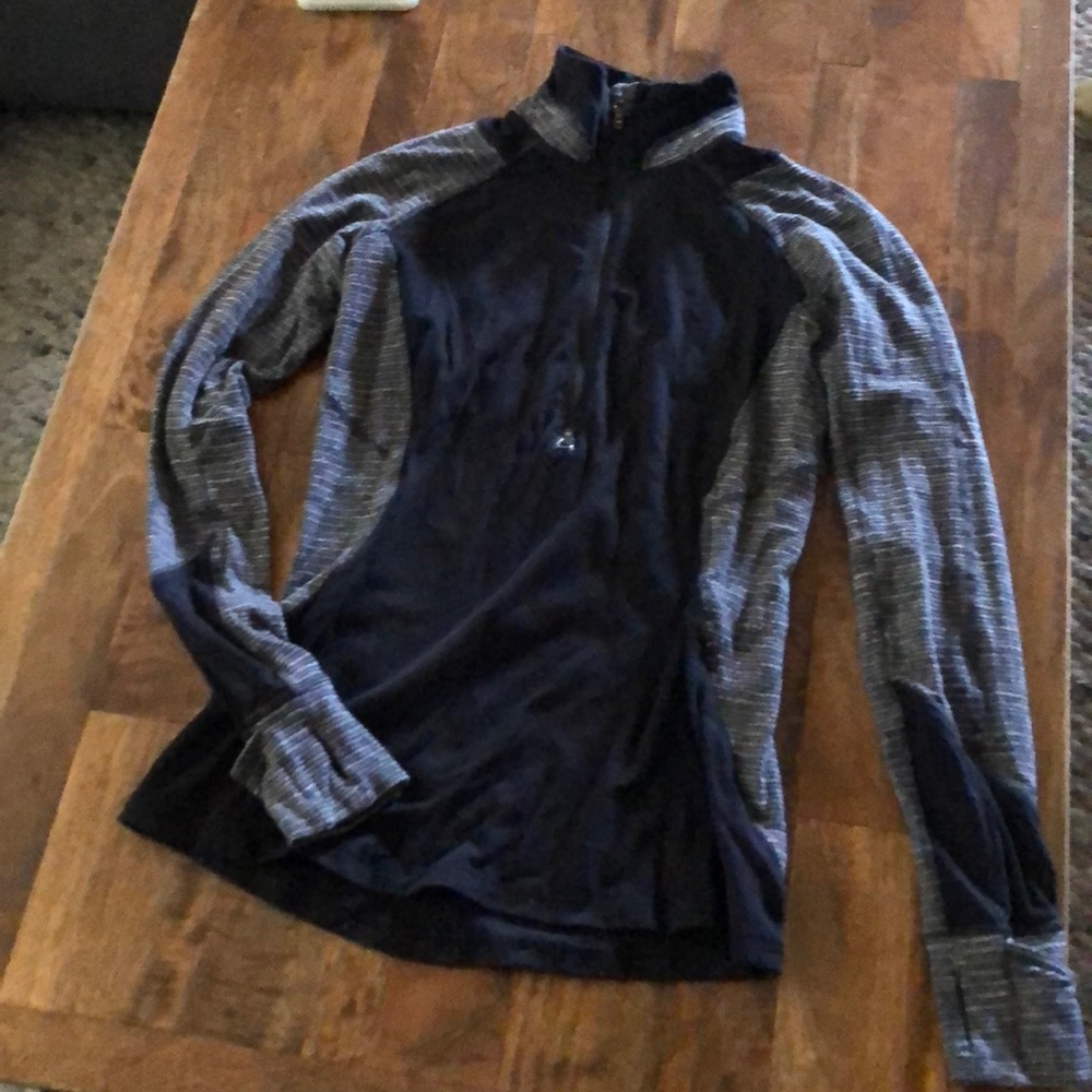 EUC Lululemon 1/2 zip long sleeve top/jacket